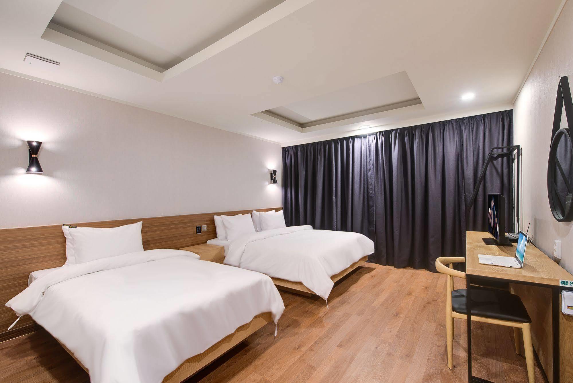 M Hotel Seoul Exteriör bild