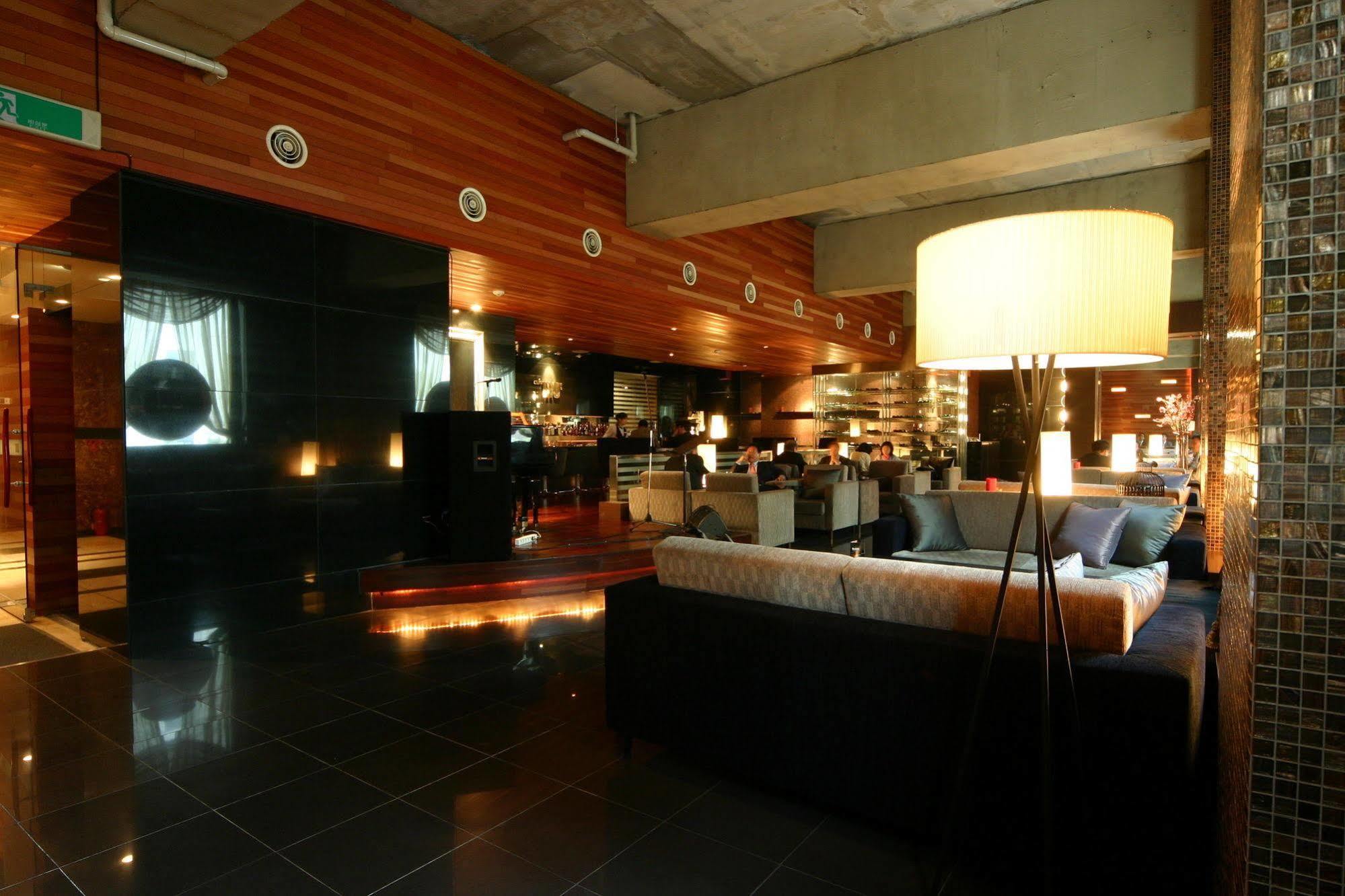M Hotel Seoul Exteriör bild